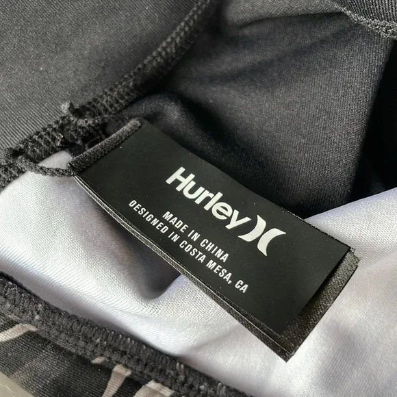 Hurley Palm Party bodysuit NWOT size Small - Picture 8 of 10